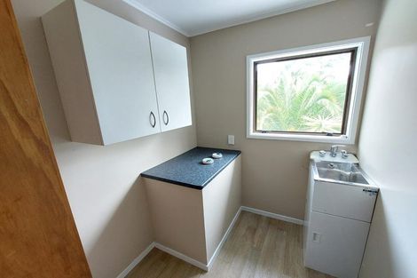 Photo of property in 8 Lowtherhurst Road, Massey, Auckland, 0614