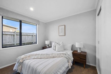 Photo of property in 8 Matau Lane, Ferndale, New Plymouth, 4310