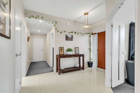 Photo of property in 5 Chestnut Close, Kelvin Grove, Palmerston North, 4414