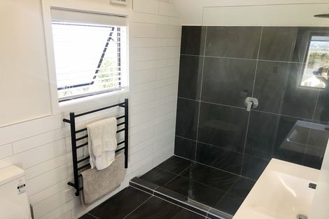 Photo of property in 1/30 Tui Glen Road, Birkenhead, Auckland, 0626