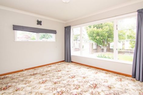 Photo of property in 583 Featherston Street, Roslyn, Palmerston North, 4414