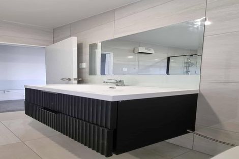 Photo of property in 77 Chichester Drive, Rosehill, Papakura, 2113