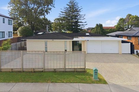 Photo of property in 6 Fratley Avenue, Farm Cove, Auckland, 2012