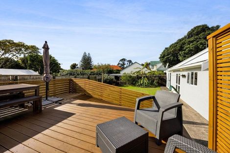 Photo of property in 16 Plympton Street, Brooklands, New Plymouth, 4310