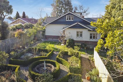 Photo of property in 17 Parsonage Road, Waimate, 7924