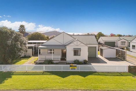 Photo of property in 11 Cholmondeley Crescent, Whitianga, 3510