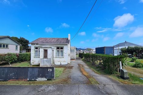 Photo of property in 10 King Street, Opunake, 4616