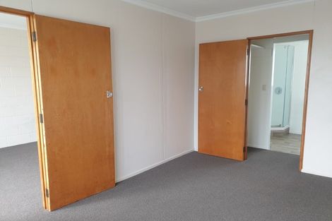 Photo of property in 528-530 Devon Street East, Fitzroy, New Plymouth, 4312