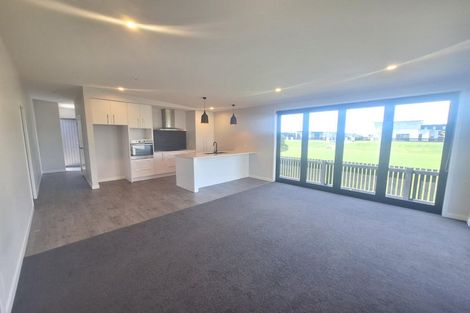 Photo of property in 14 Chain Place, Papamoa, 3118
