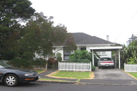 Photo of property in 1/28 Neal Avenue, Glenfield, Auckland, 0629