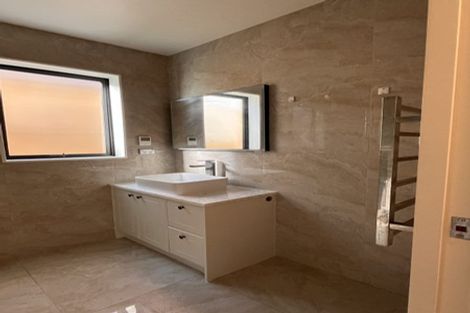 Photo of property in 9 Haku Road, Flat Bush, Auckland, 2019