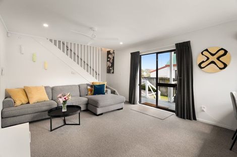 Photo of property in 80b Aviemore Drive, Highland Park, Auckland, 2010