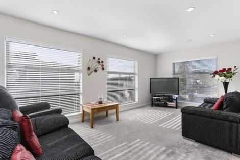 Photo of property in 7 Carex Way, Long Bay, Auckland, 0630