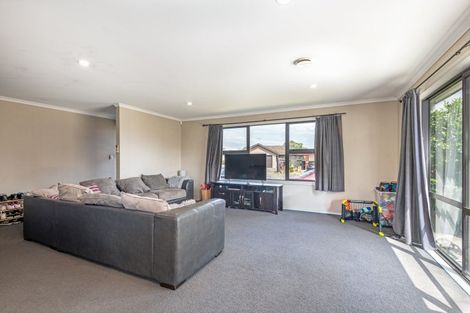 Photo of property in 2 Angelina Way, Kelvin Grove, Palmerston North, 4414