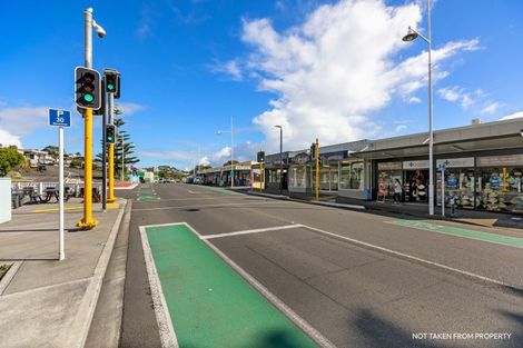 Photo of property in 14 South Road, Moturoa, New Plymouth, 4310