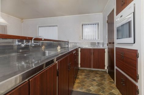 Photo of property in 64 The Terrace, Herald Island, Auckland, 0618