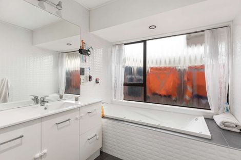 Photo of property in 95 John F Kennedy Drive, Milson, Palmerston North, 4414