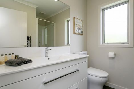 Photo of property in 10 Hawai Street, Two Mile Bay, Taupo, 3330