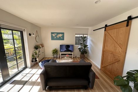Photo of property in 2/160a Bayswater Avenue, Bayswater, Auckland, 0622