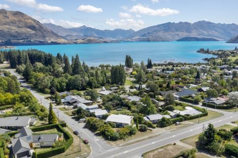 Photo of property in 1 Eely Point Road, Wanaka, 9305