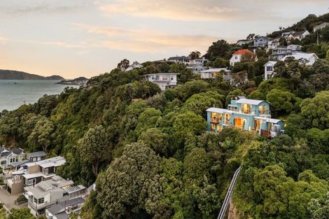 Photo of property in 365 Karaka Bay Road, Karaka Bays, Wellington, 6022