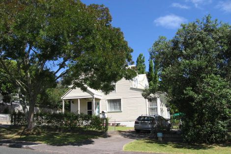 Photo of property in 73 Vandeleur Avenue, Birkdale, Auckland, 0626