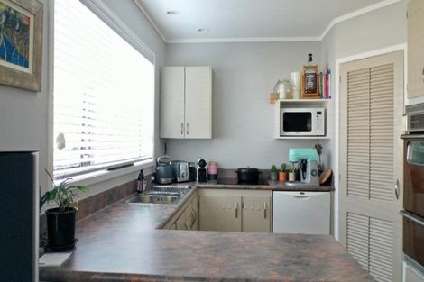 Photo of property in 2/51 Shakespeare Road, Milford, Auckland, 0620