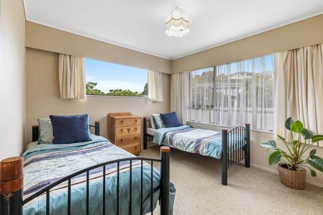 Photo of property in 6 Saint Aidans Way, Tawa, Wellington, 5028