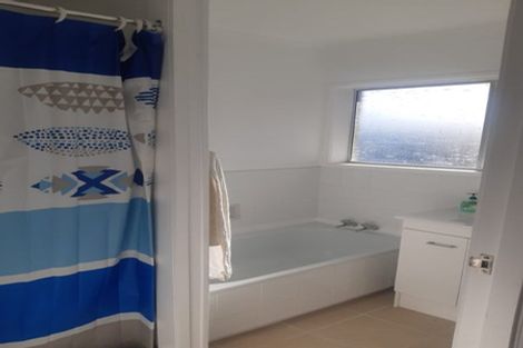 Photo of property in 1/126 Clevedon Road, Papakura, 2110