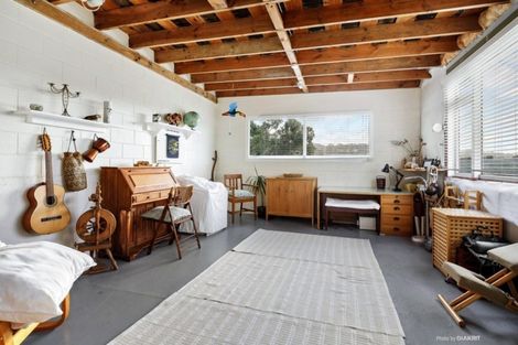 Photo of property in 132 The Ridgeway, Mornington, Wellington, 6021