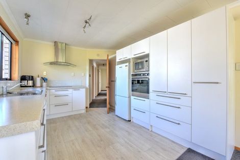 Photo of property in 86 Seaward Road, Edendale, 9825