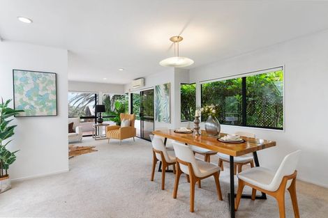 Photo of property in 15 Perendale Close, Somerville, Auckland, 2014