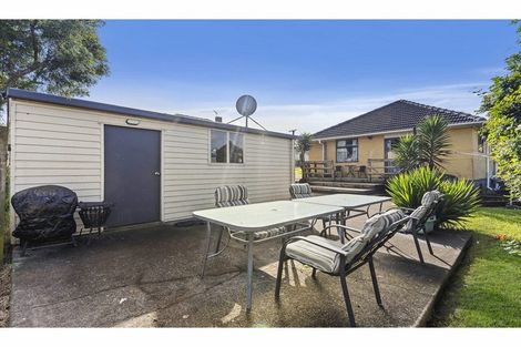 Photo of property in 1 Bardia Road, Panmure, Auckland, 1072
