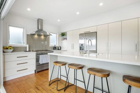 Photo of property in 6 Manuwai Road, Torbay, Auckland, 0630