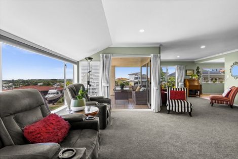 Photo of property in 76a Churchill Drive, Taradale, Napier, 4112