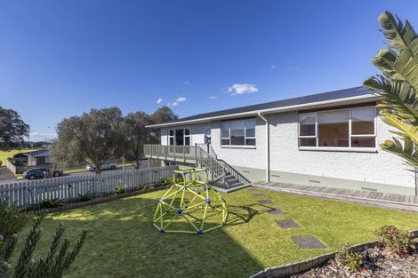 Photo of property in 27 Glamis Avenue, Bell Block, New Plymouth, 4312