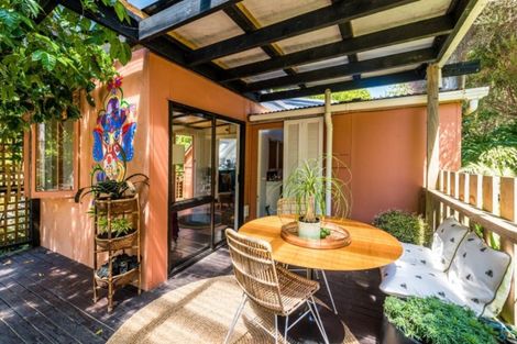 Photo of property in 14 Wellington Road, Surfdale, Waiheke Island, 1081