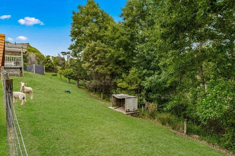 Photo of property in 2 Slater Road, South Head, Helensville, 0874
