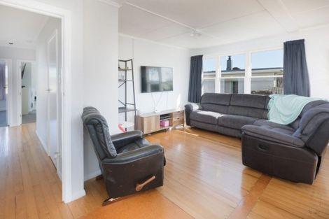 Photo of property in 9 Morere Street, Titahi Bay, Porirua, 5022