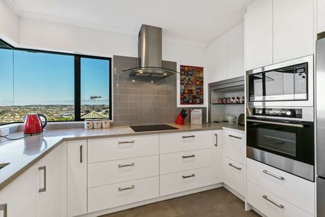 Photo of property in 7 Montcalm Close, Orewa, 0931