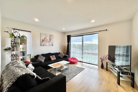 Photo of property in 30 Minhas Road, Papakura, 2110