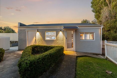 Photo of property in 211 Fifield Terrace, Opawa, Christchurch, 8023
