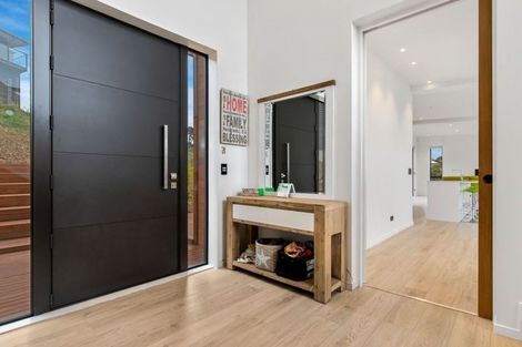 Photo of property in 6 Whiterock Lane, Richmond Hill, Christchurch, 8081