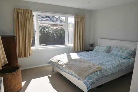 Photo of property in 28 Manor Place, Bryndwr, Christchurch, 8053