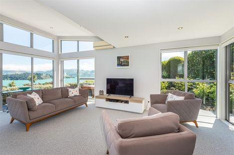 Photo of property in 7 Emerson Crescent, Diamond Harbour, Lyttelton, 8971
