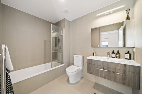 Photo of property in 4 Tahuhu Road, Mount Wellington, Auckland, 1062