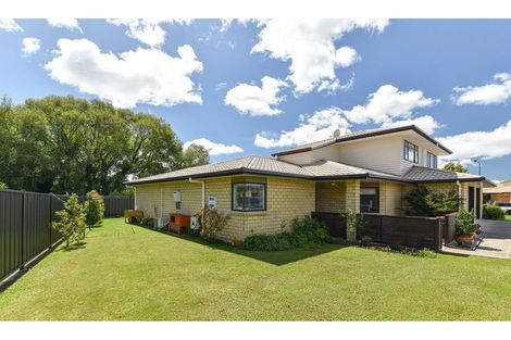 Photo of property in 56/64 Kawaha Point Road, Kawaha Point, Rotorua, 3010