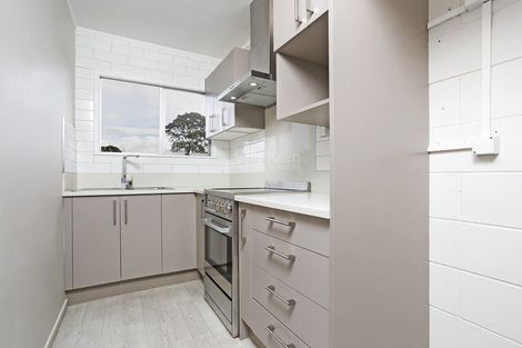 Photo of property in 6/46 School Road, Morningside, Auckland, 1021