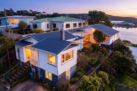 Photo of property in 61 Bayview Road, Paremata, Porirua, 5024