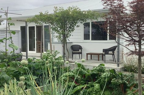 Photo of property in 2 Naples Street, Martinborough, 5711